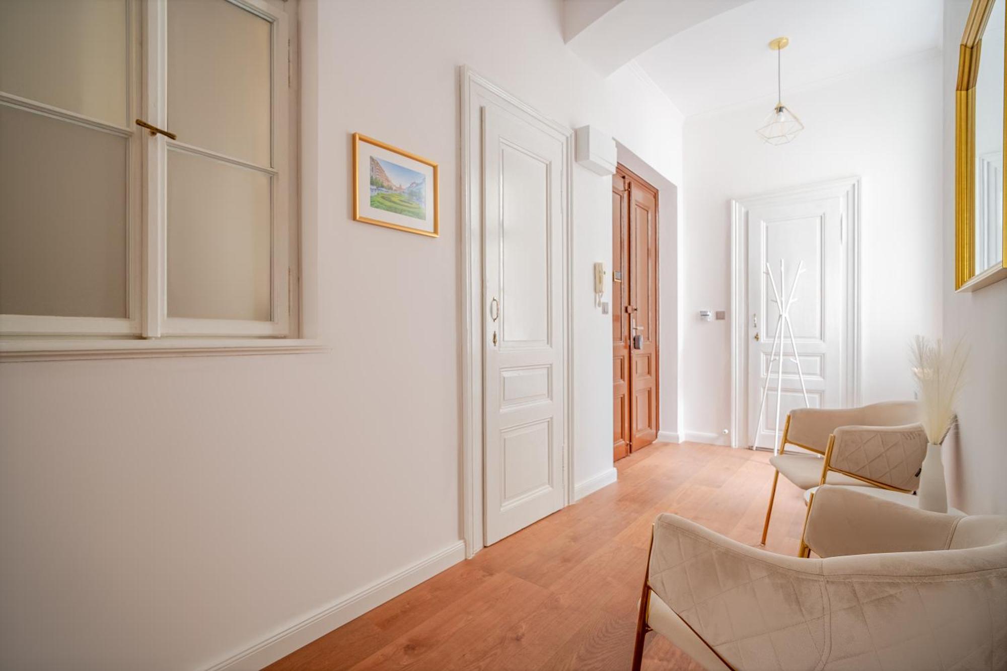 Prekrasny 2bdr Na Praze 1 * Prag